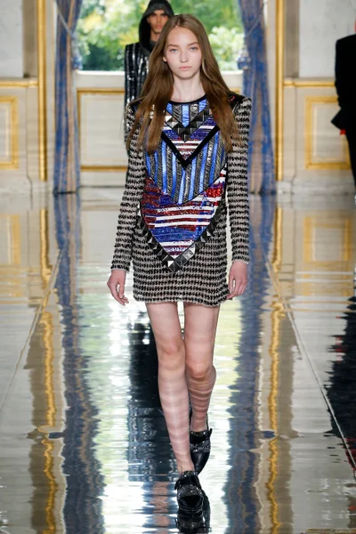 Look 75